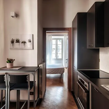 Carlotta Sweet - Downtown Apartment Como