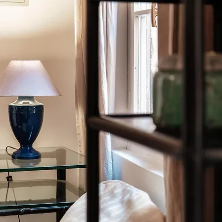 Carlotta Sweet - Downtown Apartment *